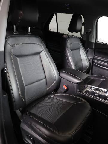 Certified 2022 Ford Explorer Limited w/ Equipment Group 301A AWD/4WD image 9