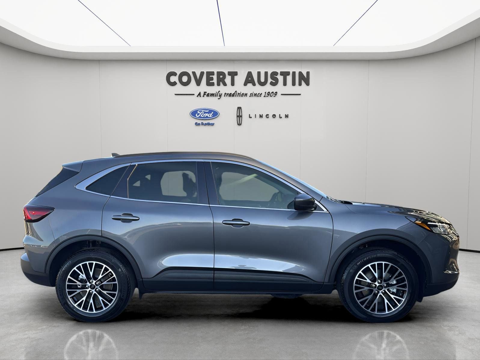 Certified 2026 Ford Escape SE image 6