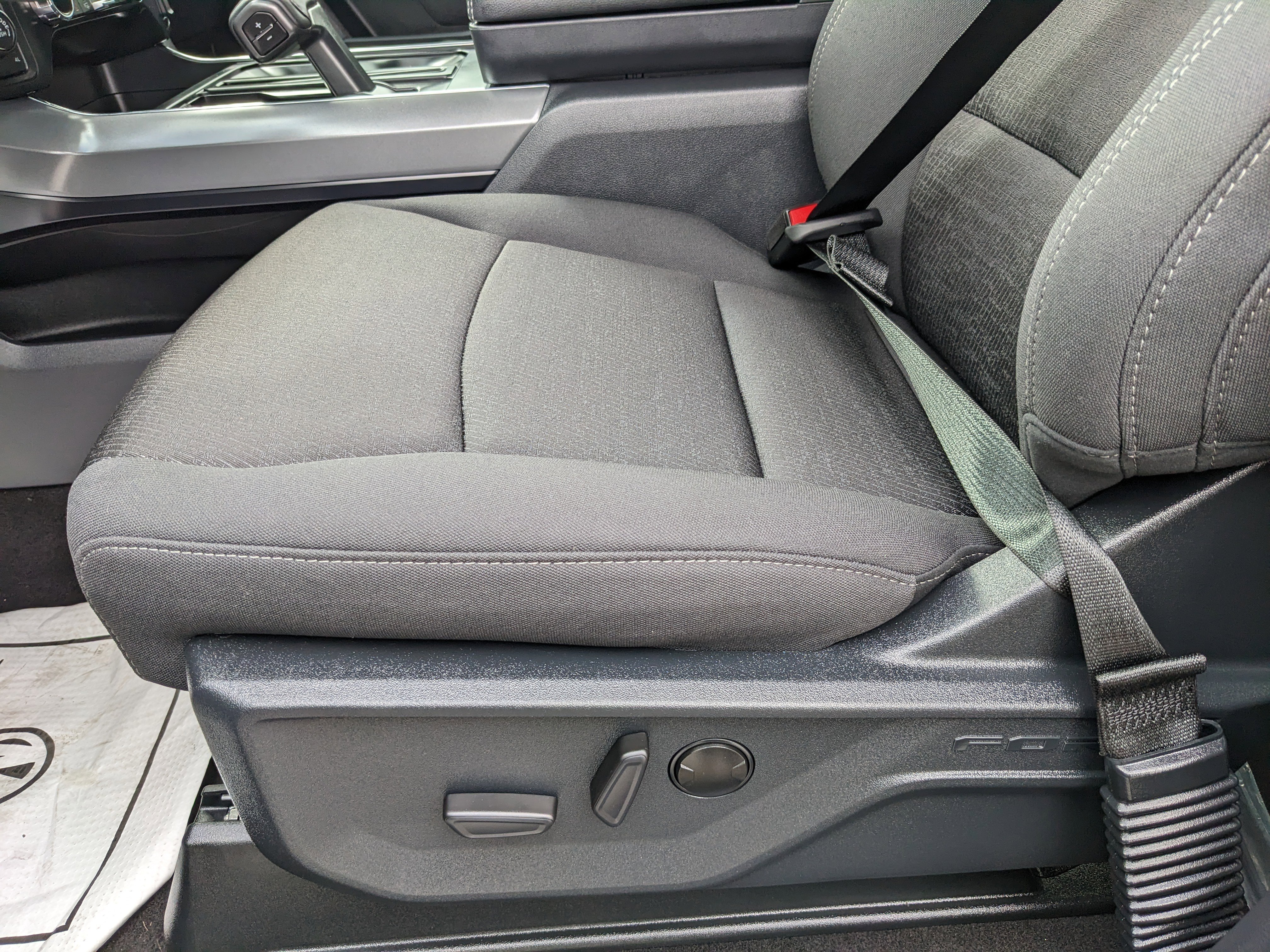 Certified 2025 Ford F150 XLT w/ Equipment Group 302A MID image 20