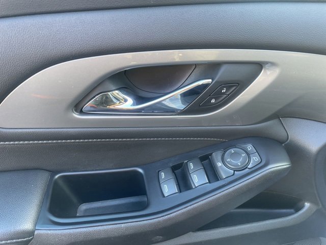 Used 2023 Chevrolet Traverse LT image 18