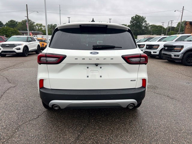 Certified 2026 Ford Escape SE FWD image 5