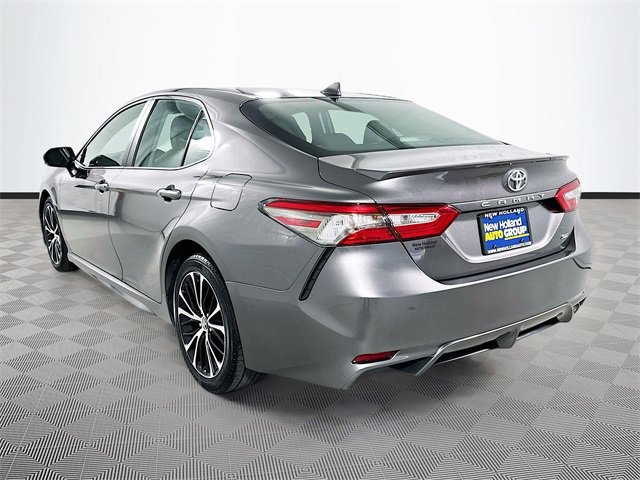 Used 2019 Toyota Camry SE image 3