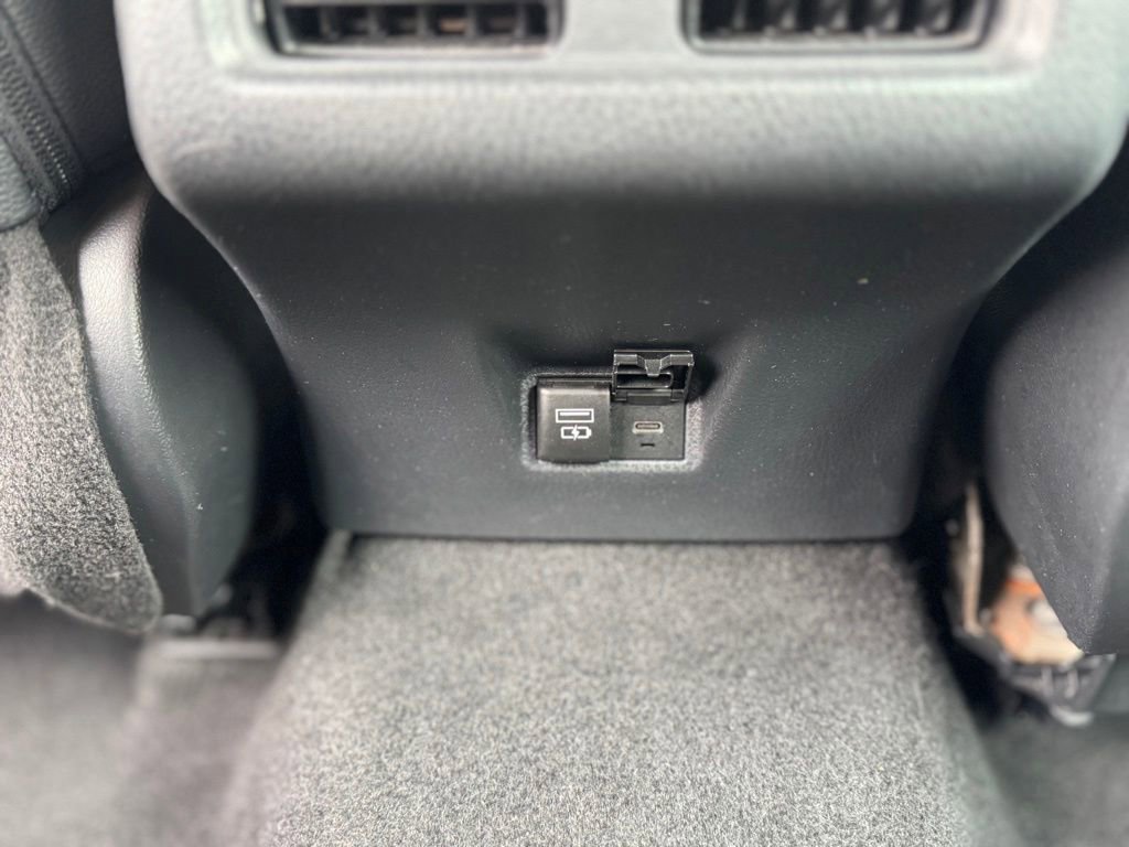 Used 2025 Toyota Camry SE FWD image 36