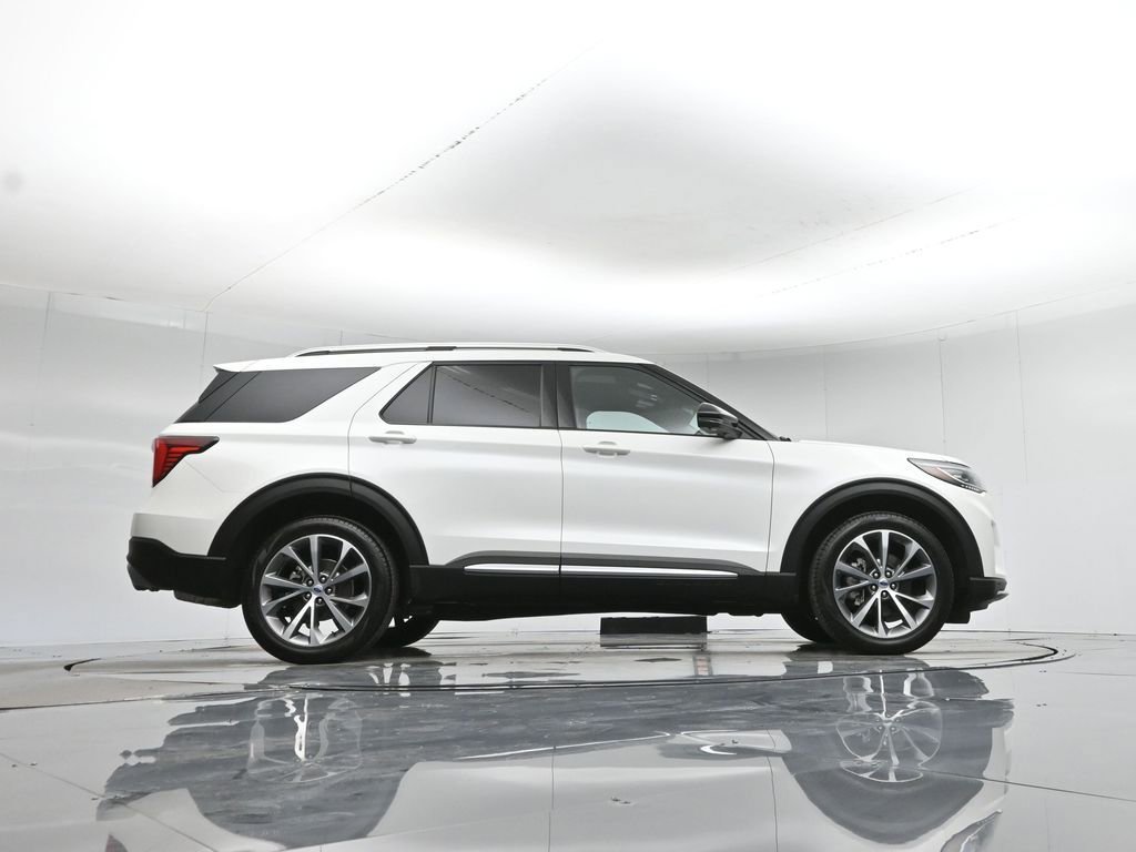 Certified 2025 Ford Explorer Platinum w/ Ultimate Package image 57