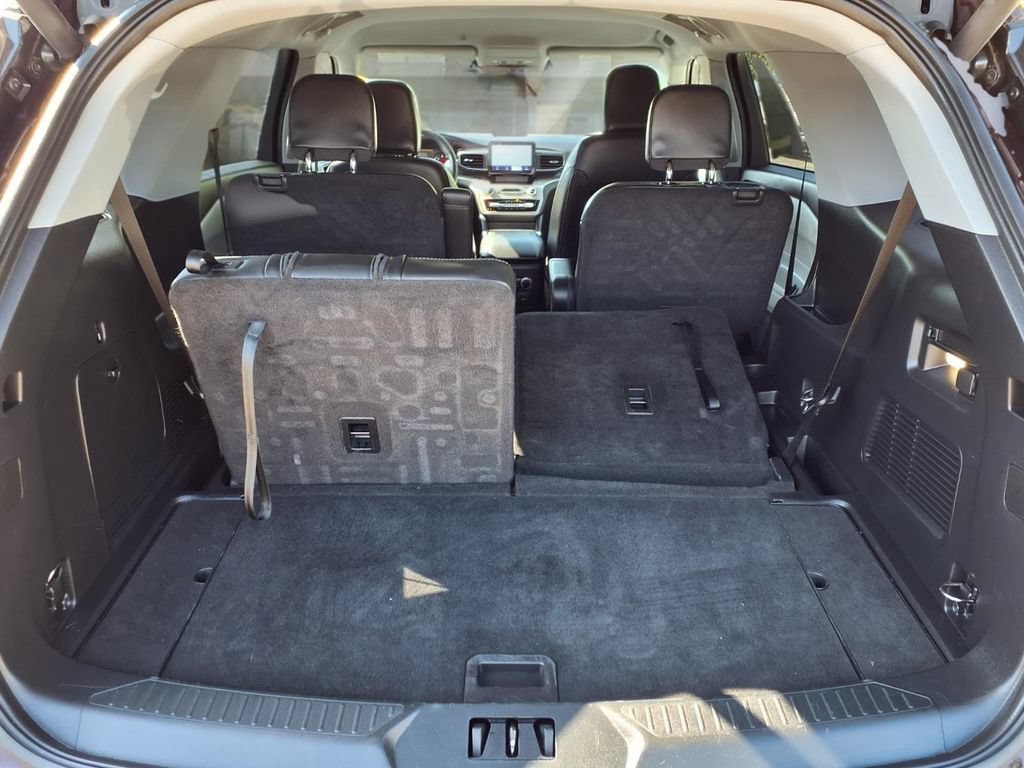 Certified 2023 Ford Explorer XLT w/ Equipment Group 202A AWD/4WD image 30