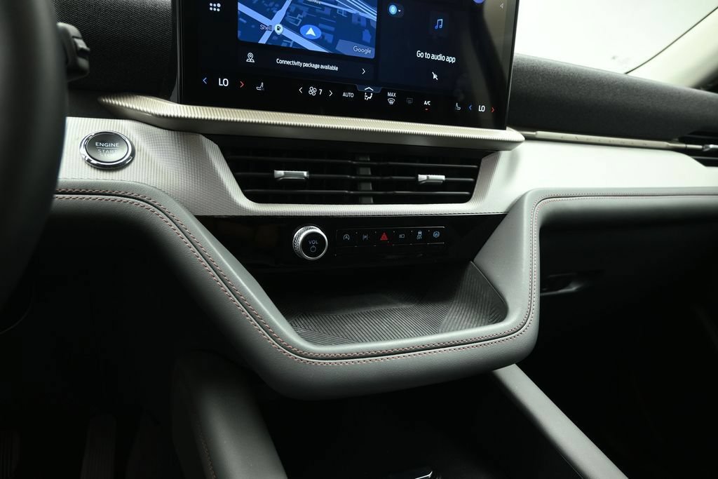 Certified 2025 Ford Explorer Active AWD/4WD image 14