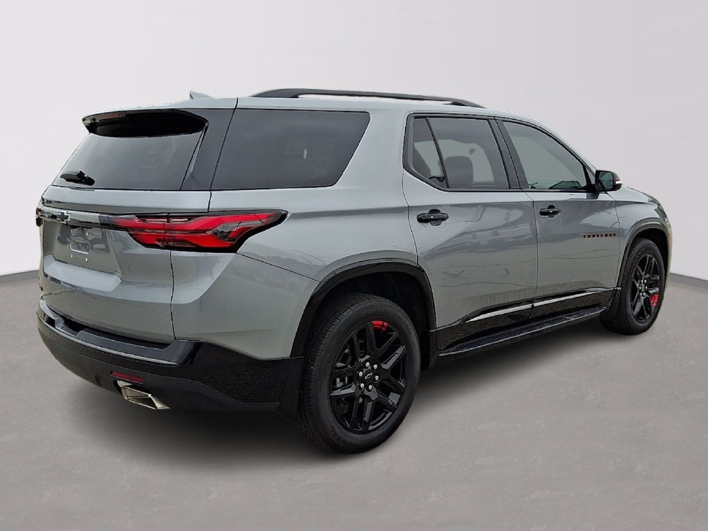 Used 2023 Chevrolet Traverse Premier w/ Redline Edition FWD image 6