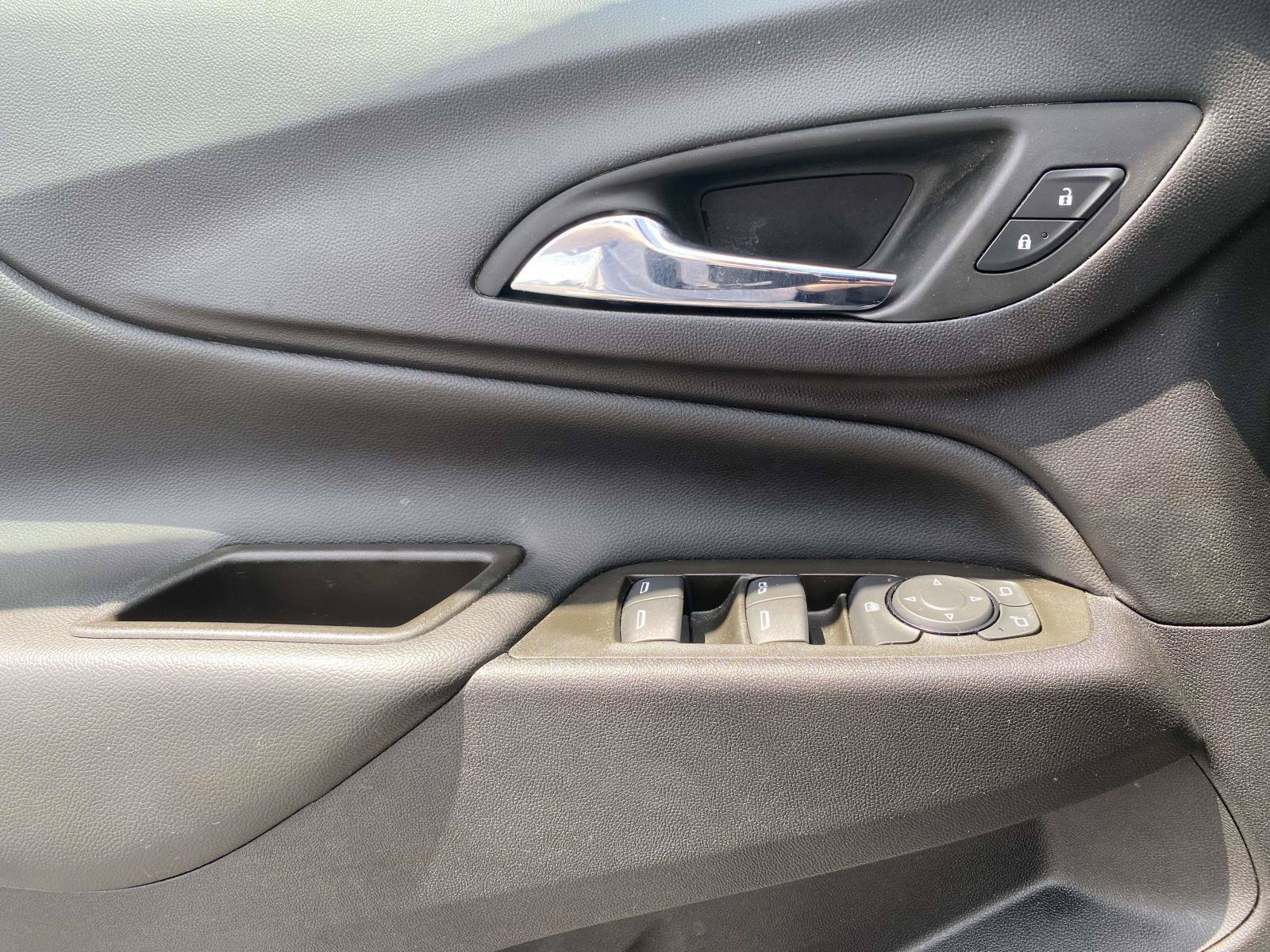 Used 2023 Chevrolet Equinox LT w/ Driver Convenience Package FWD image 17