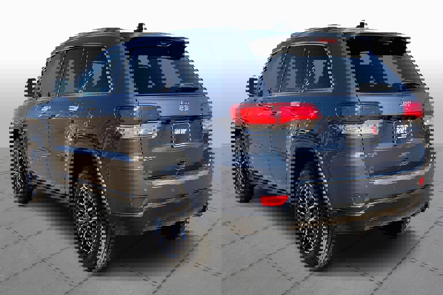 Used 2020 Jeep Grand Cherokee Limited image 4