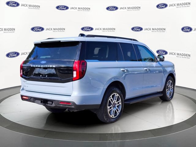 Certified 2025 Ford Expedition Active AWD/4WD image 5