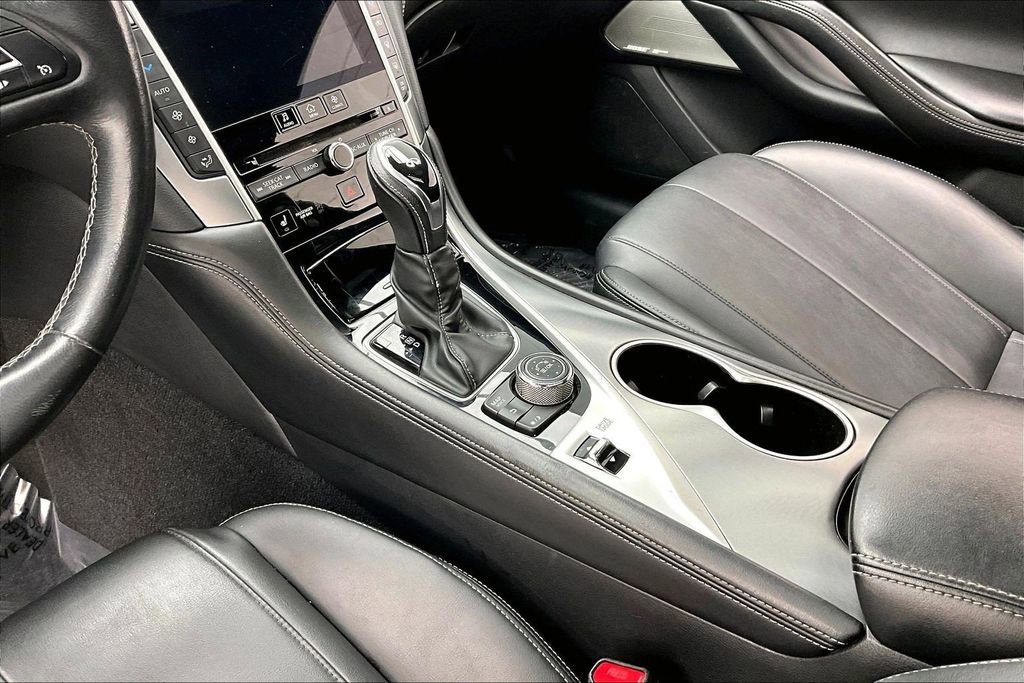 Used 2019 INFINITI Q60 3.0t Luxe w/ Essential Package image 15