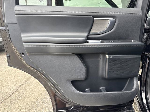 Certified 2025 Ford Expedition Platinum AWD/4WD image 31