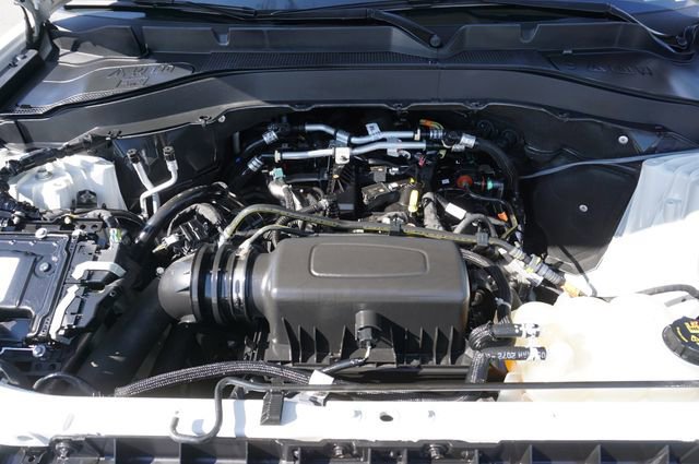 Certified 2022 Ford Explorer XLT w/ Equipment Group 202A image 25