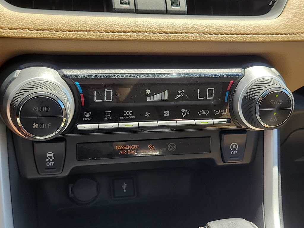 Used 2020 Toyota RAV4 XLE Premium FWD image 24