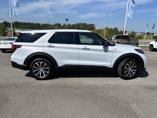 Certified 2026 Ford Explorer ST-Line AWD/4WD image 2