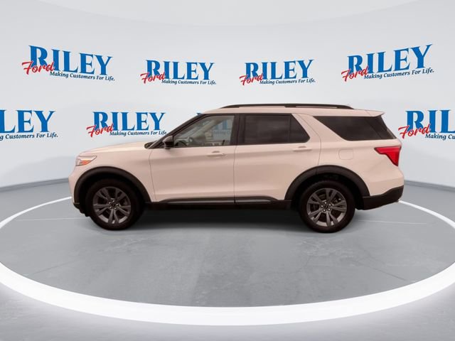 Certified 2022 Ford Explorer XLT w/ Equipment Group 202A AWD/4WD image 8