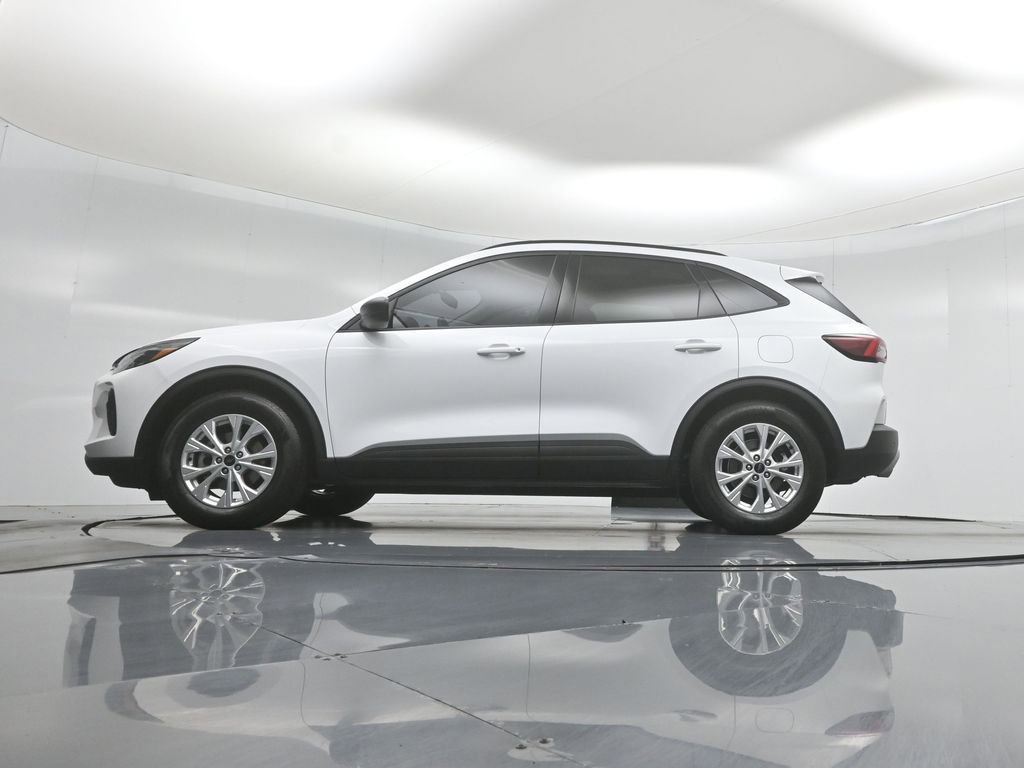 Certified 2025 Ford Escape Active w/ Tech Pack #1 FWD image 7