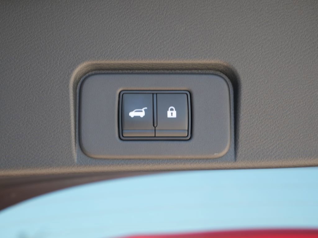 Used 2024 Nissan Rogue SV AWD/4WD image 13