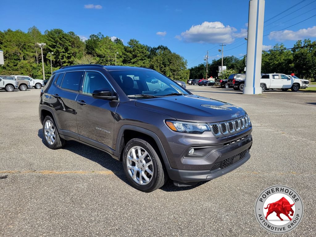 Used 2023 Jeep Compass Latitude AWD/4WD image 9