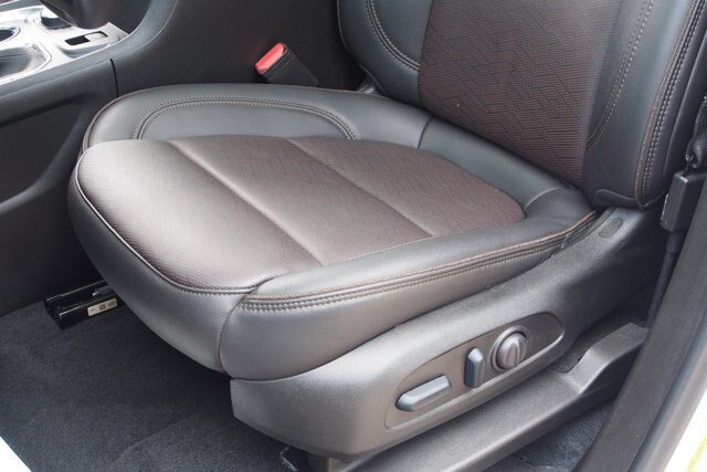 Used 2023 Chevrolet Traverse High Country FWD image 21