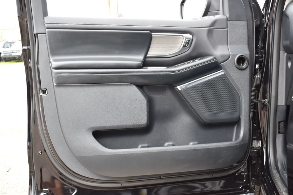 Certified 2025 Ford Expedition Platinum AWD/4WD image 22