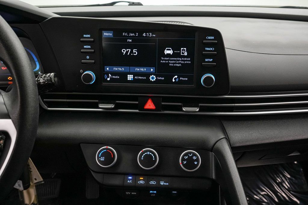 Used 2025 Hyundai Elantra SE image 15