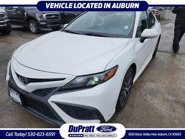Used 2023 Toyota Camry SE image 1