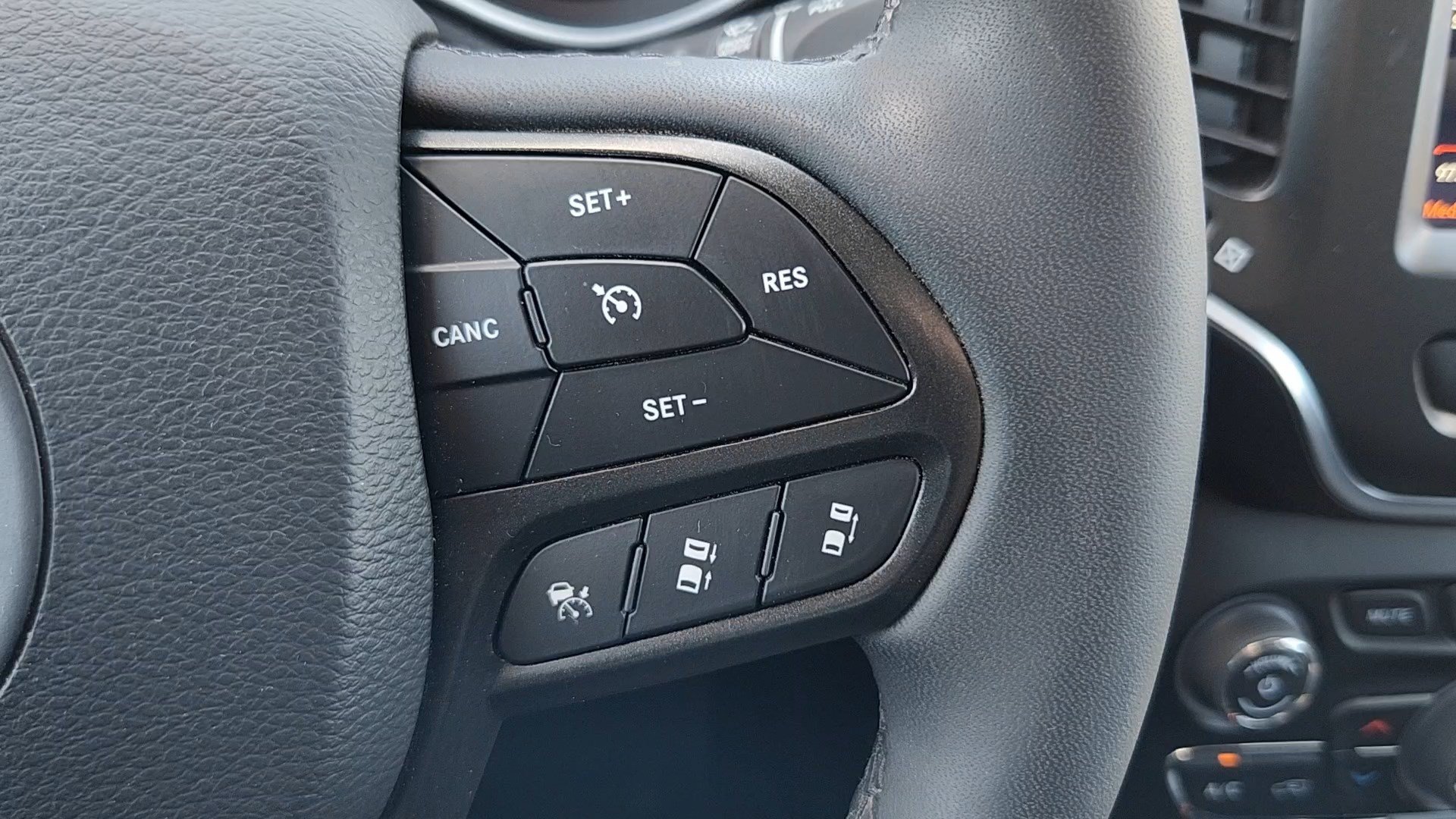 Used 2022 Jeep Cherokee Trailhawk w/ Sound & Nav Group AWD/4WD image 13