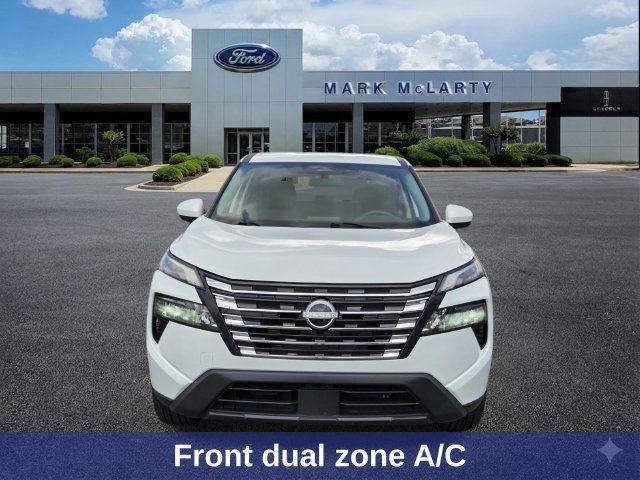 Used 2024 Nissan Rogue SV FWD image 9