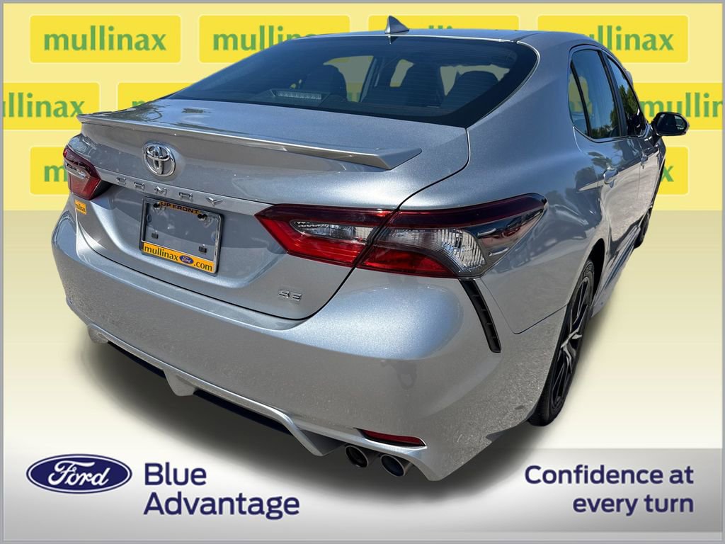 Used 2022 Toyota Camry SE FWD image 4