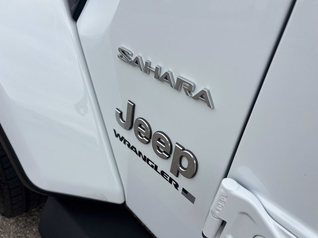 Used 2023 Jeep Wrangler Unlimited Sahara w/ Cold Weather Group AWD/4WD image 28