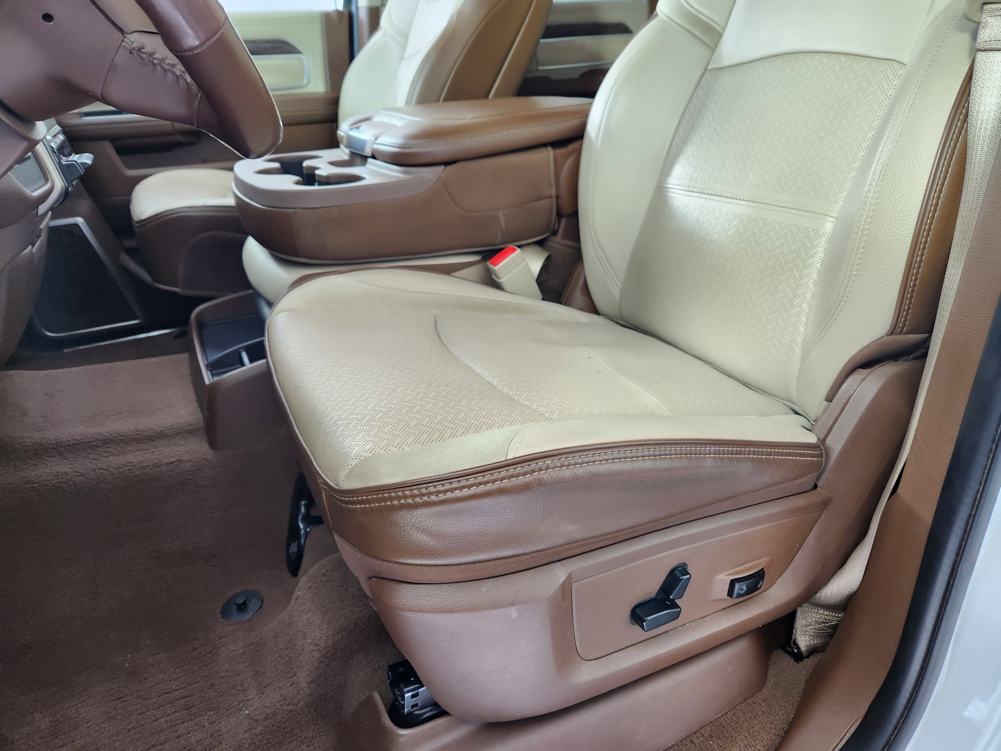 Used 2020 RAM 3500 Laramie image 12