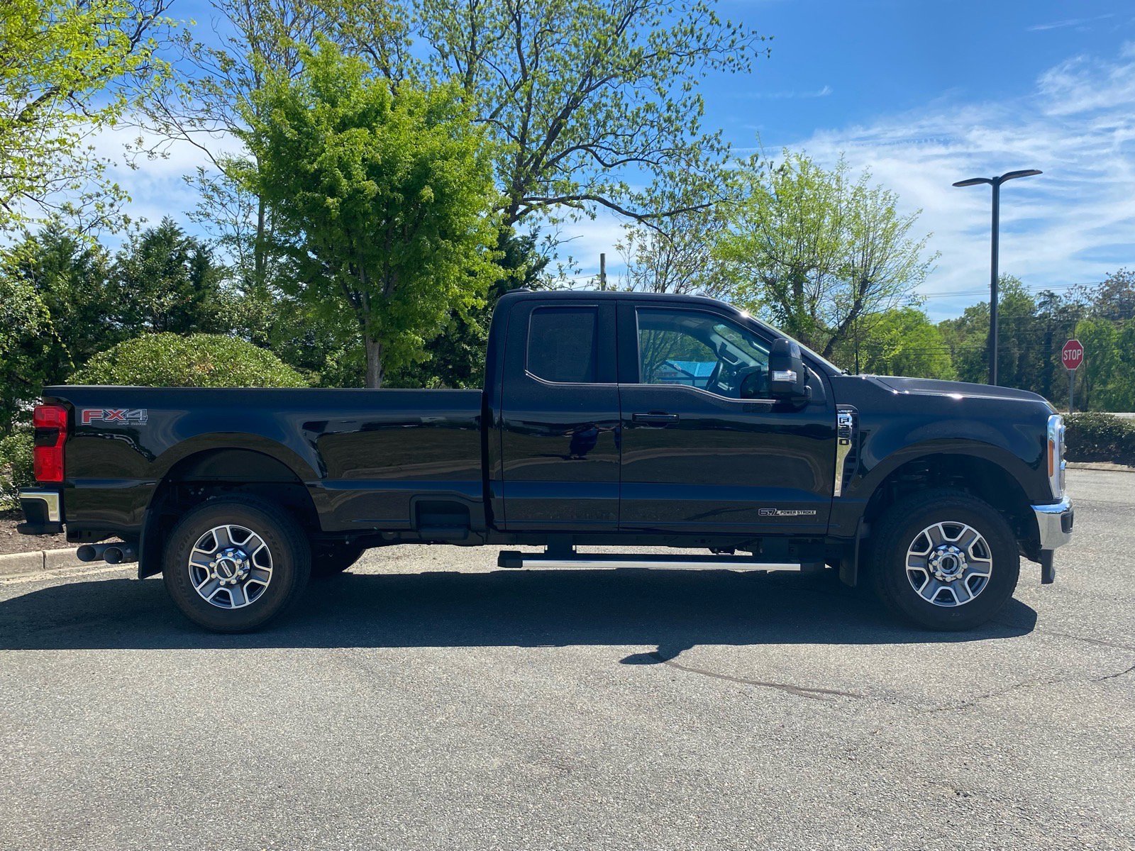 Certified 2023 Ford F350 Lariat w/ FX4 Off-Road Package AWD/4WD image 3