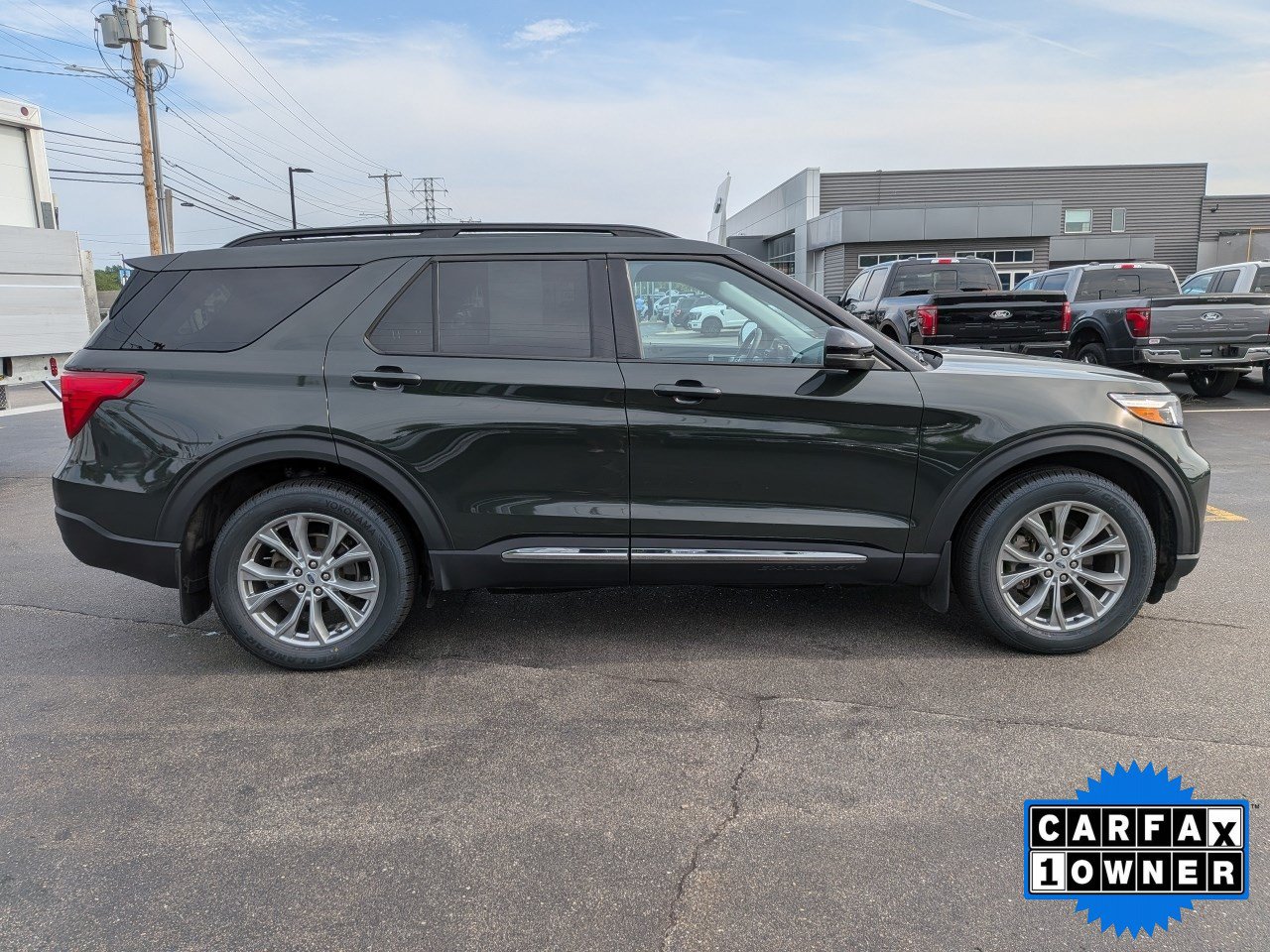Certified 2023 Ford Explorer XLT w/ Equipment Group 202A AWD/4WD image 3