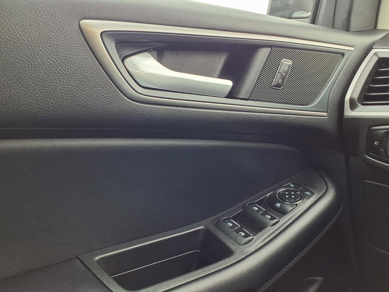 Certified 2024 Ford Edge SEL w/ Convenience Package image 23