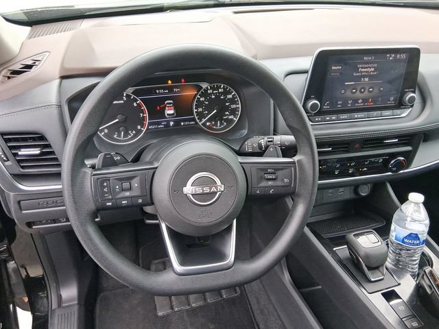 Used 2023 Nissan Rogue S AWD/4WD image 13
