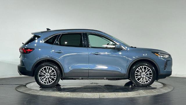 Certified 2024 Ford Escape SE FWD image 11