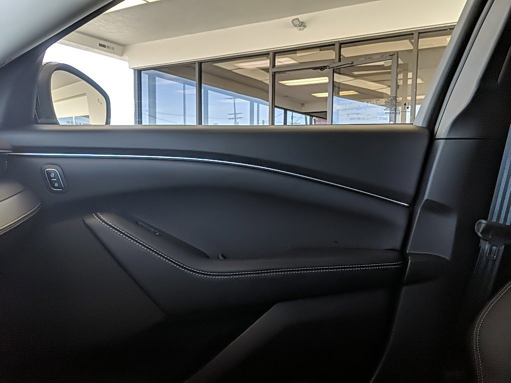 Certified 2024 Ford Mustang Mach-E Select image 19