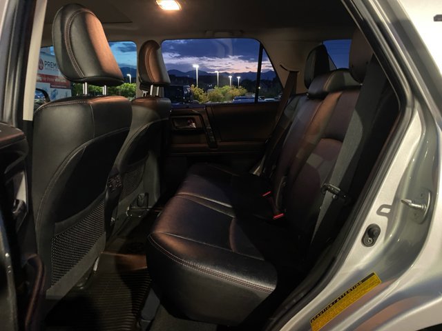 Used 2021 Toyota 4Runner TRD Off-Road Premium w/ Moonroof Package AWD/4WD image 17
