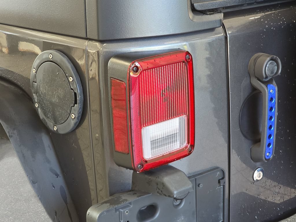 Used 2018 Jeep Wrangler Unlimited Sport S AWD/4WD image 28