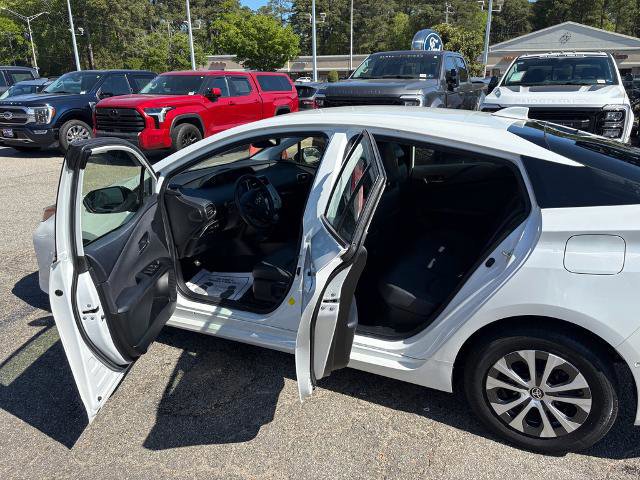 Used 2022 Toyota Prius XLE w/ Advanced Technology Package image 10