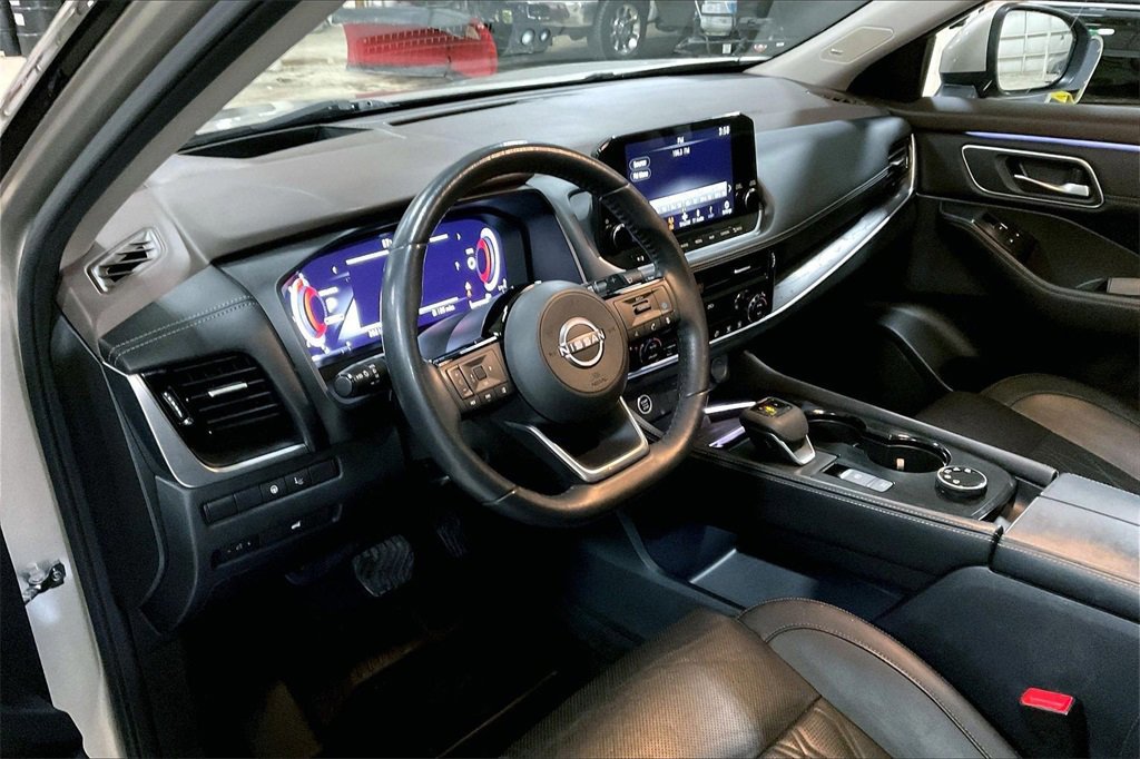 Used 2023 Nissan Rogue Platinum w/ Platinum Premium Package image 13
