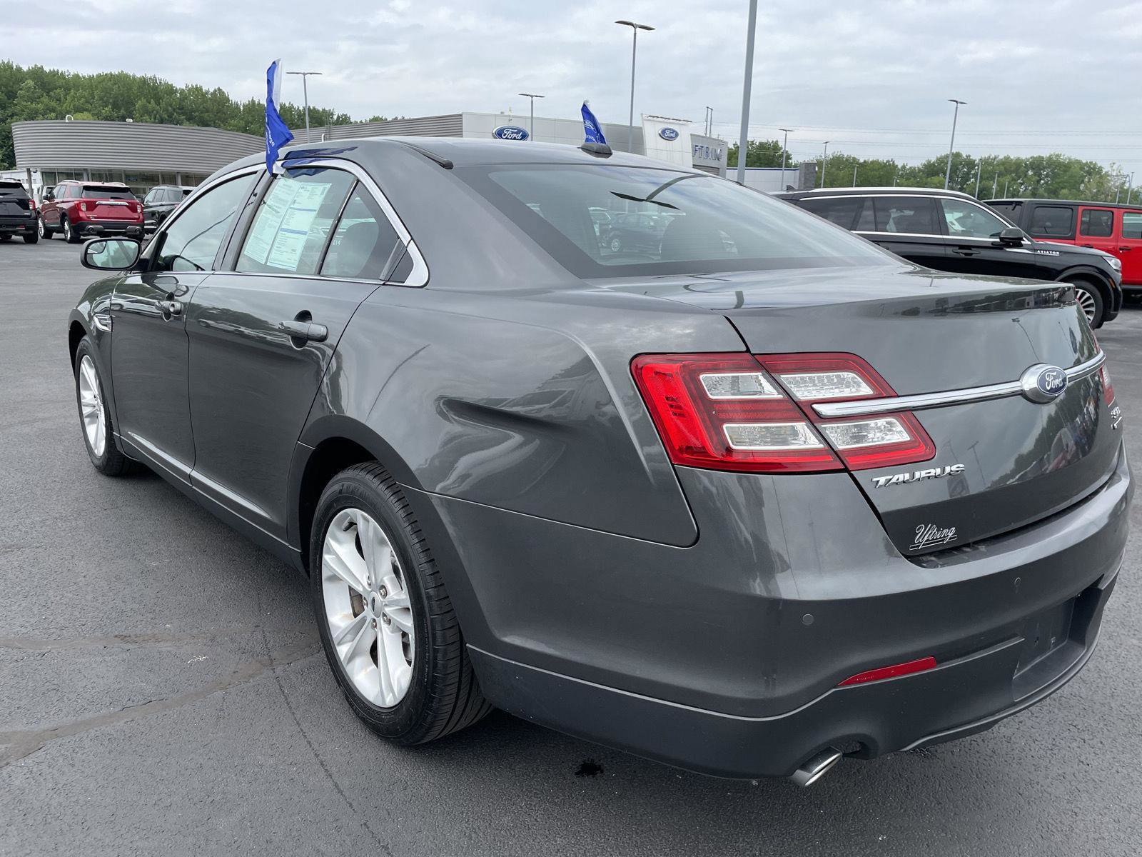 Certified 2018 Ford Taurus SEL w/ Equipment Group 201A FWD image 3
