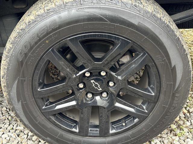 Used 2022 Chevrolet Silverado 1500 Custom w/ LPO, Dark Essentials Package image 5