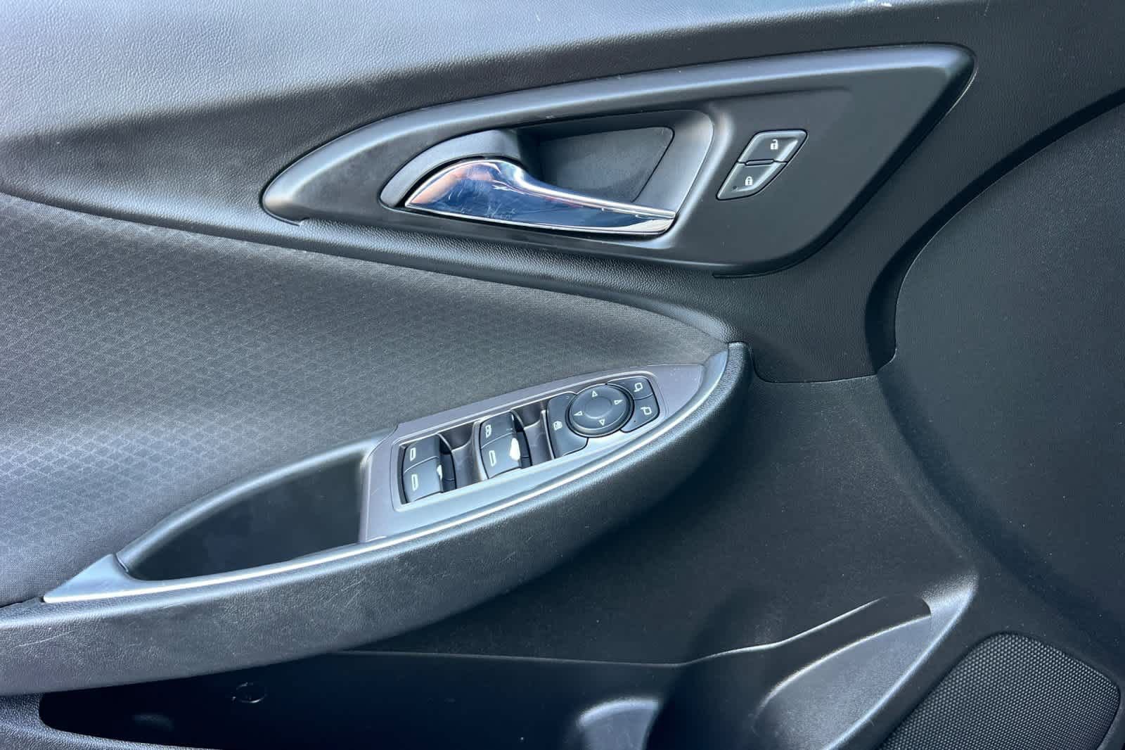 Used 2020 Chevrolet Malibu LT FWD image 12
