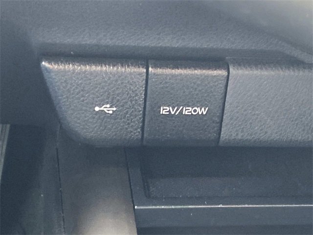 Used 2023 Toyota Camry SE image 32