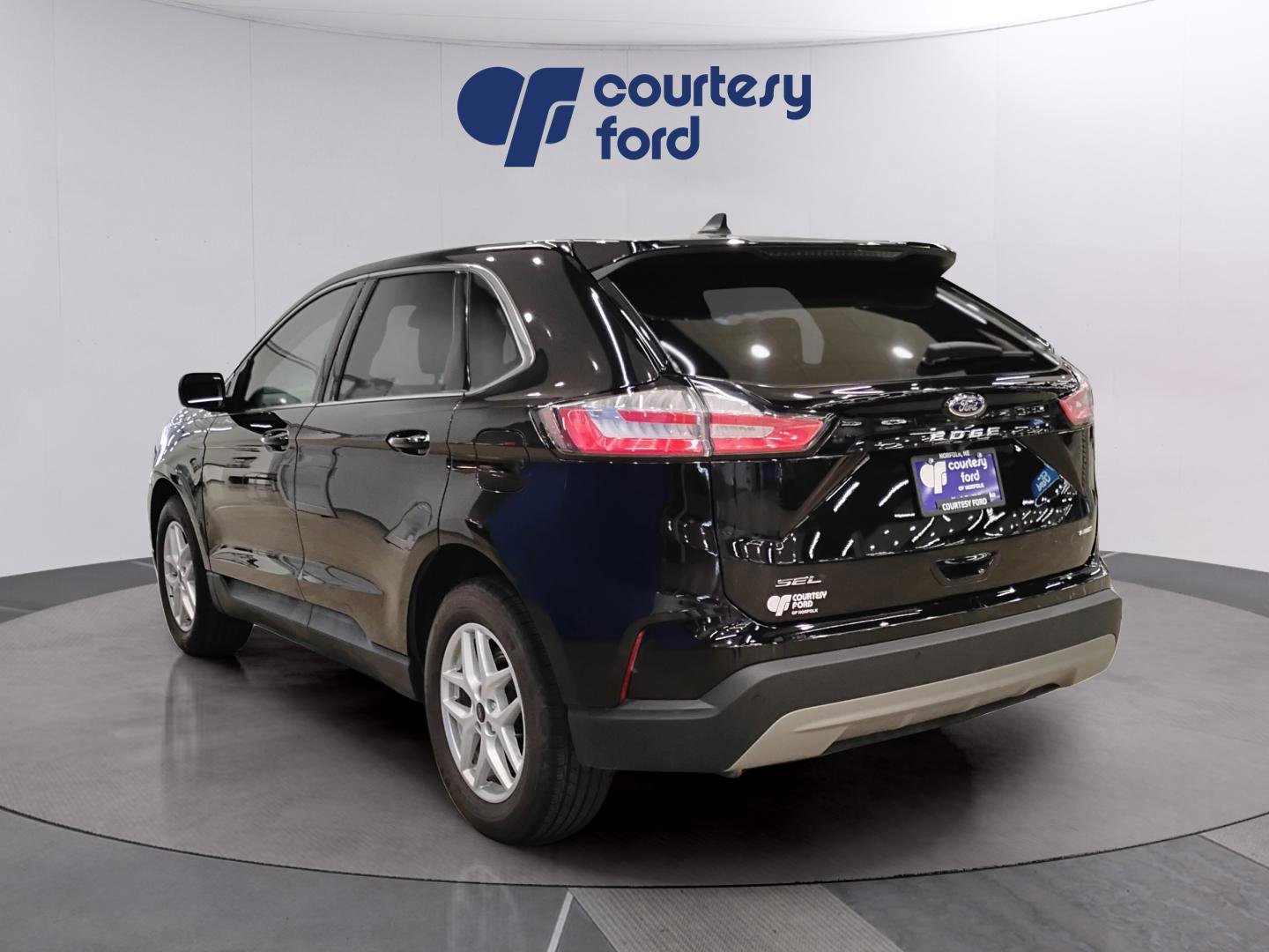 Certified 2024 Ford Edge SEL image 2