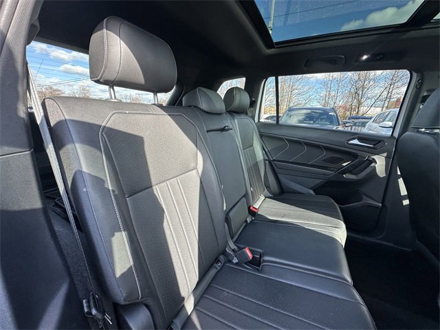 Used 2023 Volkswagen Tiguan SE R-Line image 37