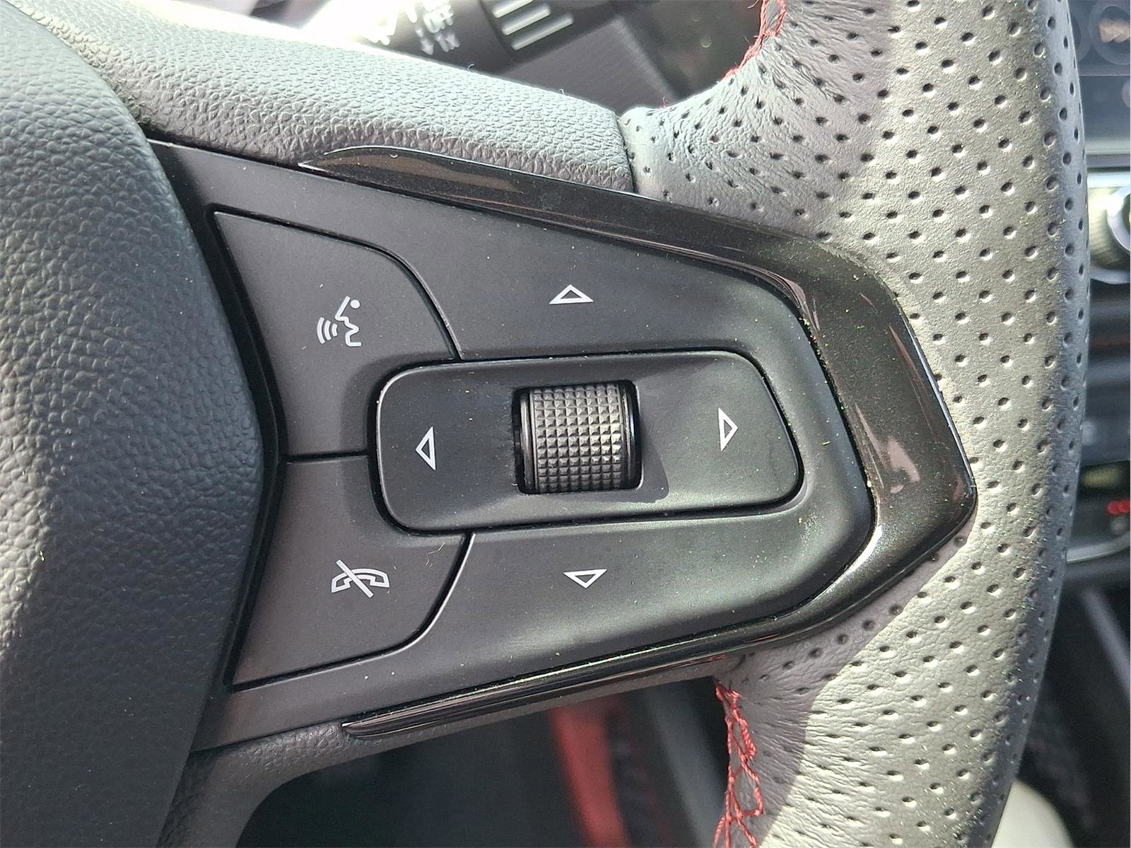 Used 2022 Chevrolet TrailBlazer RS w/ Technology Package image 23