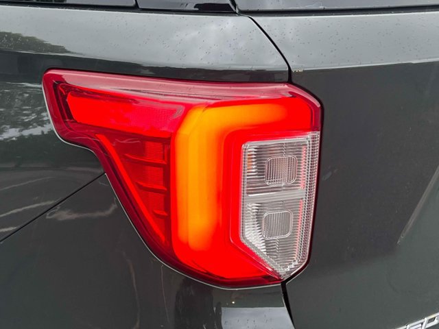 Certified 2022 Ford Explorer Limited w/ Limited Technology Package AWD/4WD image 9